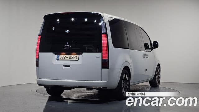 Staria 4WD Lounge 7 locuri