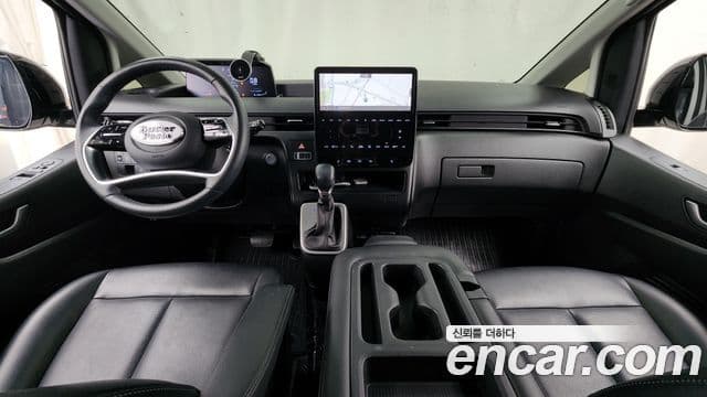 Staria Tourer 9 locuri