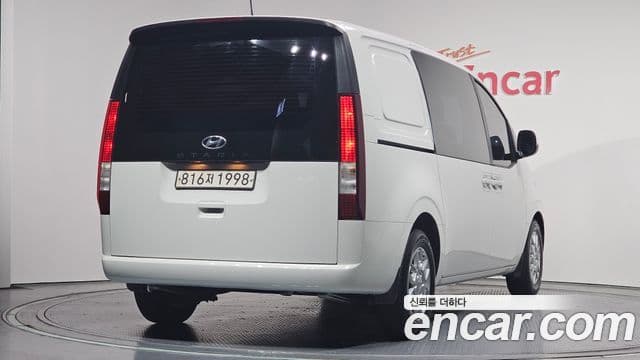 Staria Cargo 5 locuri