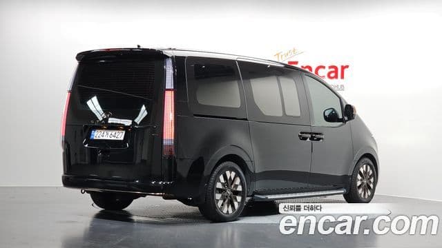 Staria 4WD Lounge 7 locuri