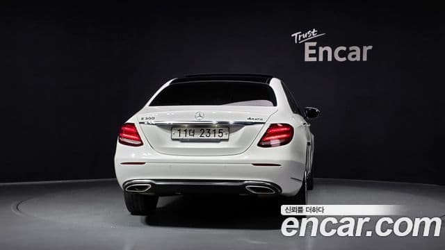 Clasa E E300 4MATIC Exclusive