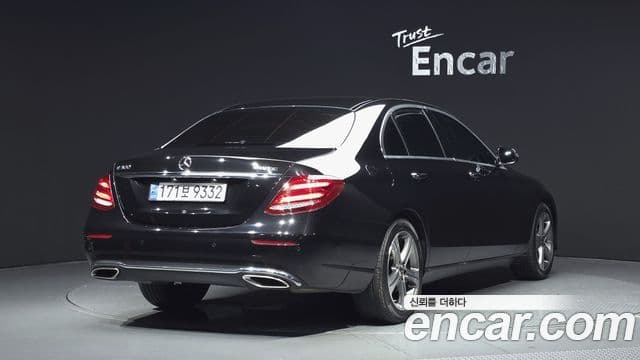 Clasa E E200 Avantgarde