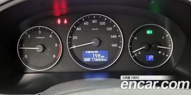 Grand Starex 4WD 12 locuri Wagon