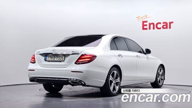 Clasa E E300 4MATIC Avantgarde