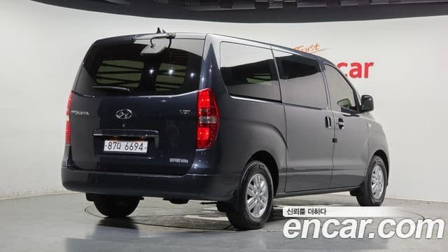 Grand Starex Van 3 locuri