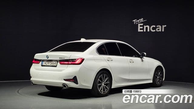Seria 3 320i