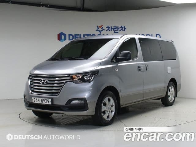 Grand Starex 4WD Wagon 11 locuri