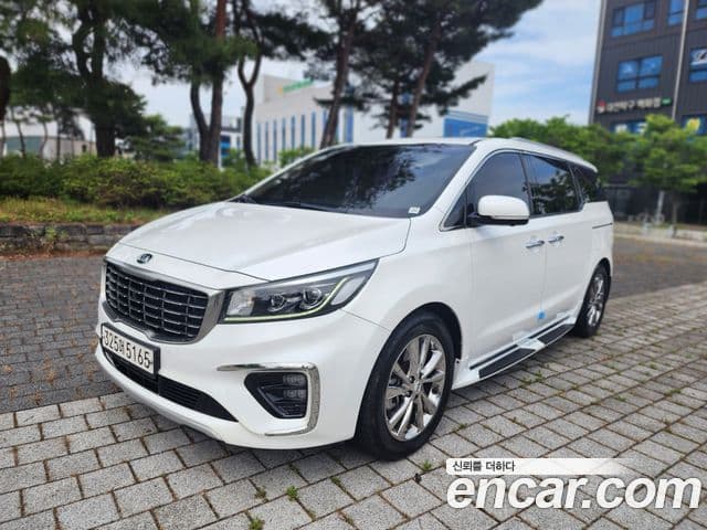 Carnival 7 locuri Limousine