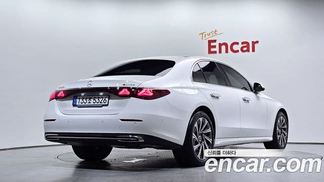 Clasa E E300 4MATIC Exclusive