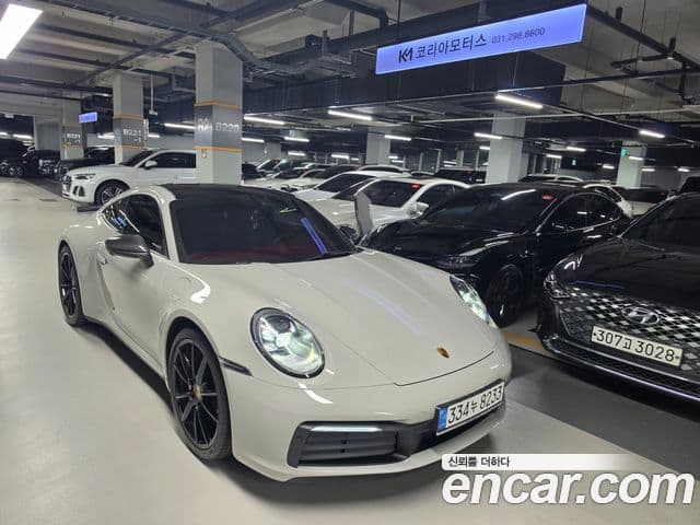 911 (992) Carrera 4S