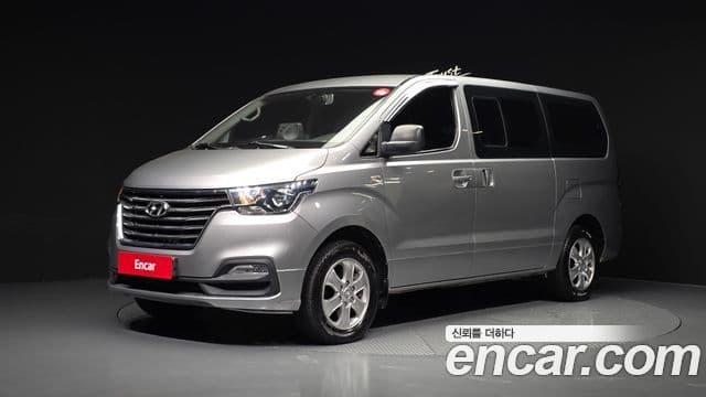 Grand Starex 4WD Wagon 11 locuri