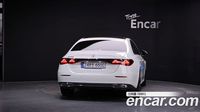 Clasa E E200 Avantgarde