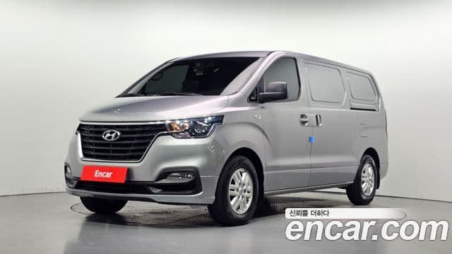 Grand Starex Van 3 locuri