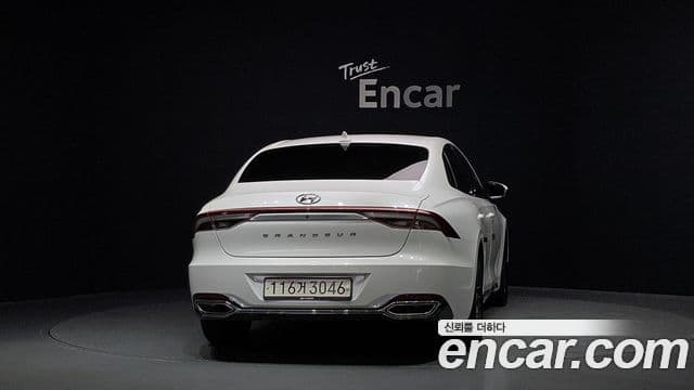 Grandeur 3.0 LPi (Rent-a-car)
