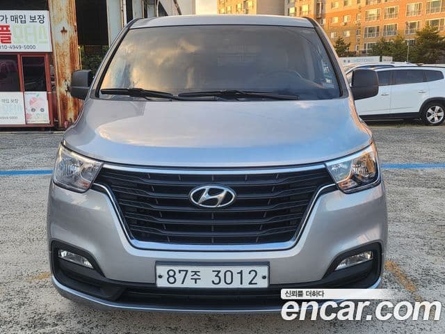 Grand Starex Van 5 locuri