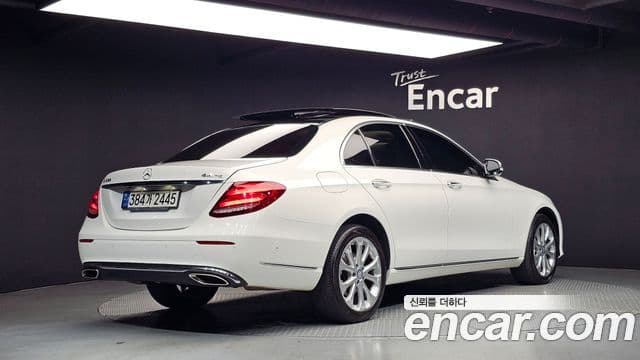 Clasa E E300 4MATIC Exclusive