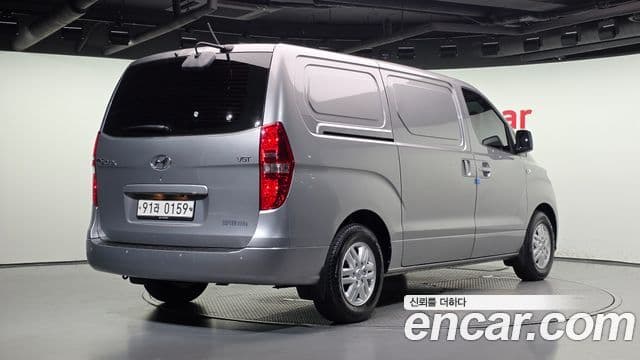 Grand Starex Van 3 locuri