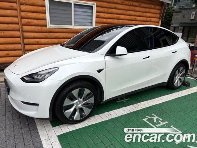 Y Long Range AWD