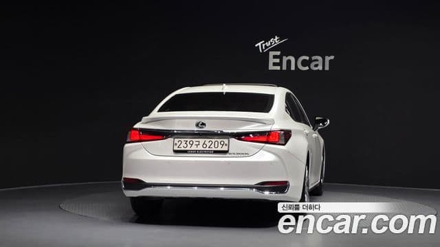 ES300h 7 Executive