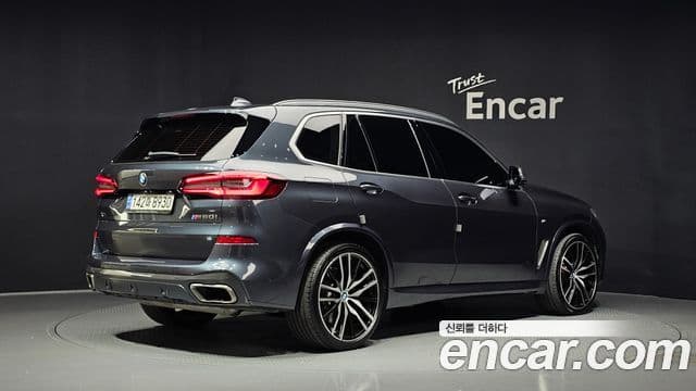 X5 M50i