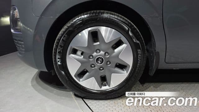 Staria 4WD Tourer 11 locuri
