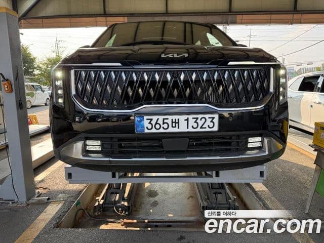 Carnival HEV 9 locuri Noblesse