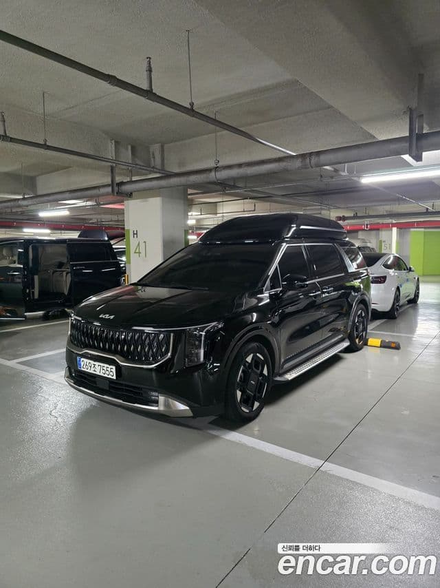 Carnival Benzină 9 locuri Hi-Limousine
