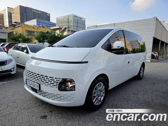 Staria Tourer 9 locuri