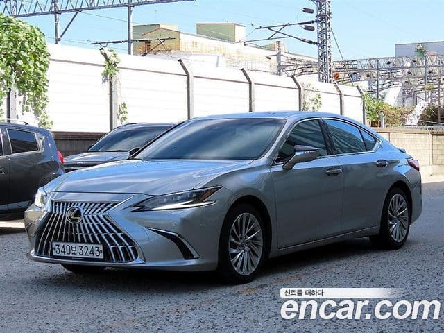 ES300h 7 Executive