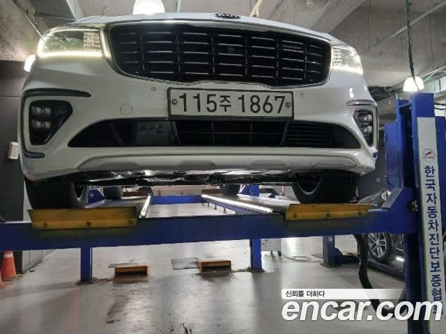 Carnival Benzină 9 locuri Hi-Limousine