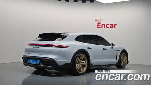 Taycan Turbo