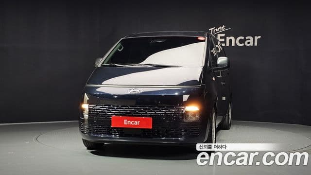 Staria Cargo 5 locuri