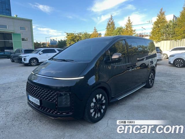 Staria 4WD Lounge 7 locuri