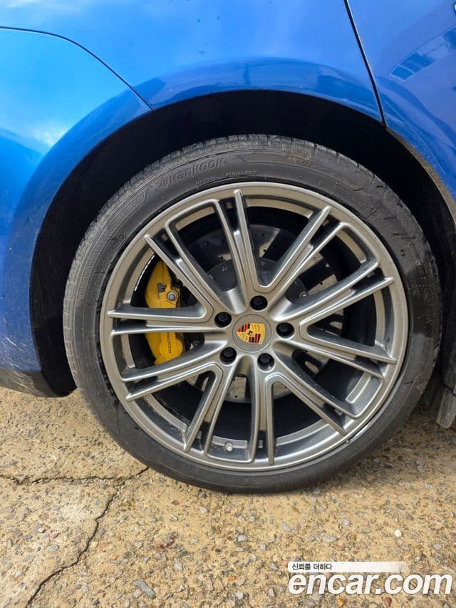 (971) 4.0 Turbo S E-Hybrid