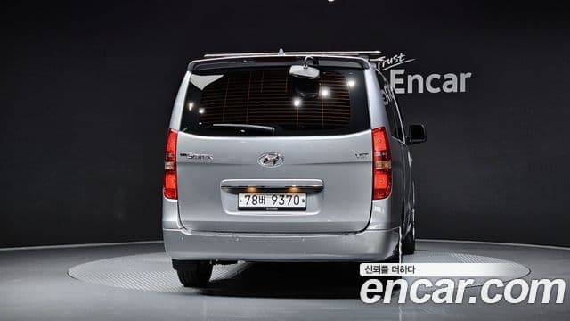 Grand Starex Wagon 12 locuri