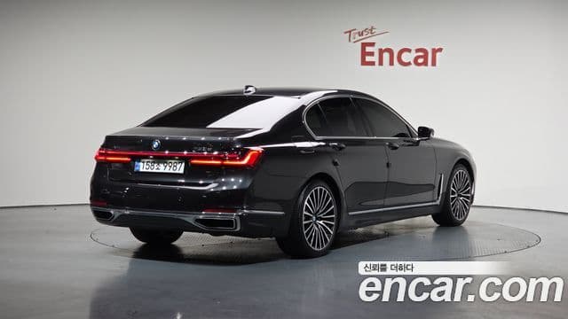 Seria 7 730d xDrive Design Pure Excellence