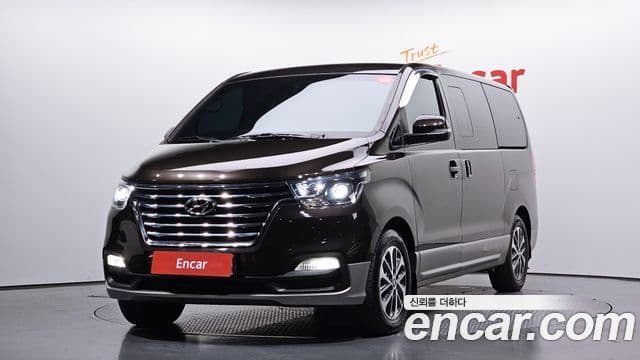 Grand Starex Urban 9 locuri