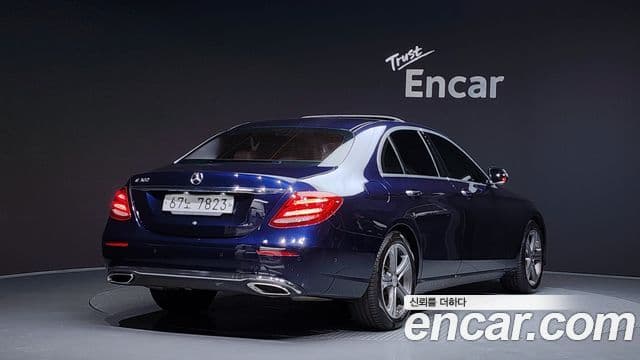 Clasa E E300 Avantgarde