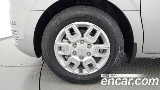 Staria 4WD /