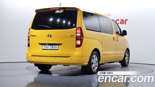 Grand Starex Wagon 12 locuri