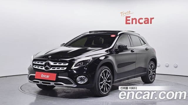 GLA- GLA250 4MATIC