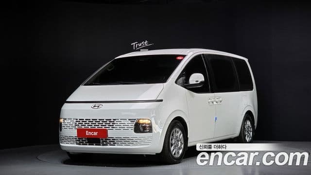 Staria Tourer 9 locuri