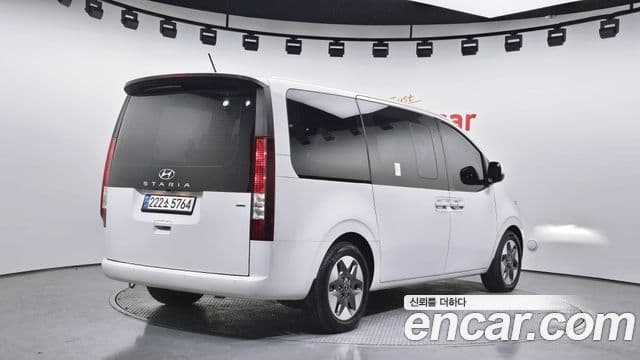 Staria 4WD Tourer 9 locuri