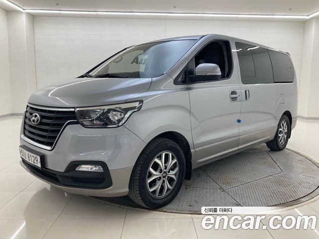 Grand Starex Urban 9 locuri