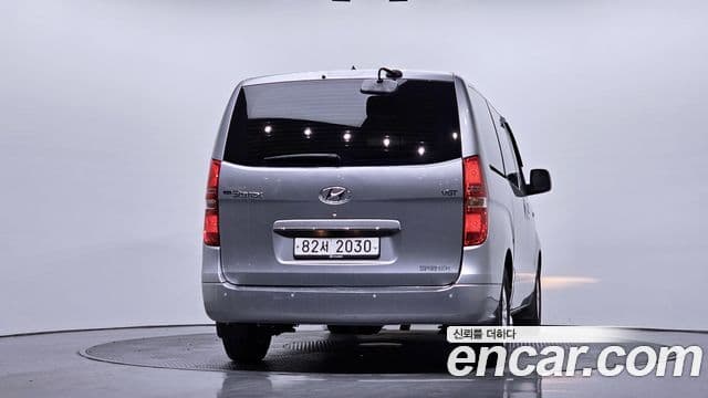 Grand Starex Van 5 locuri