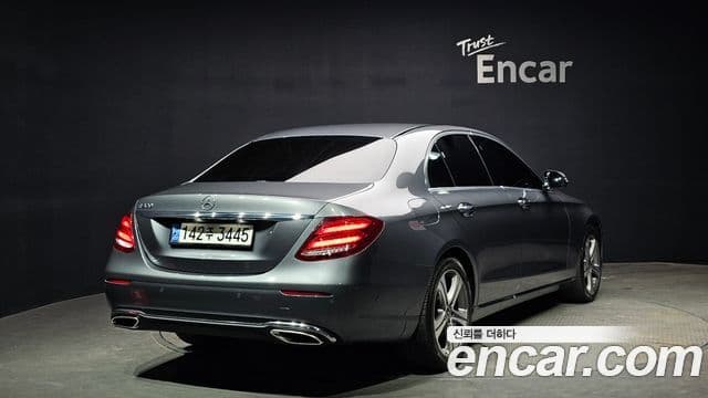 Clasa E E300 Avantgarde