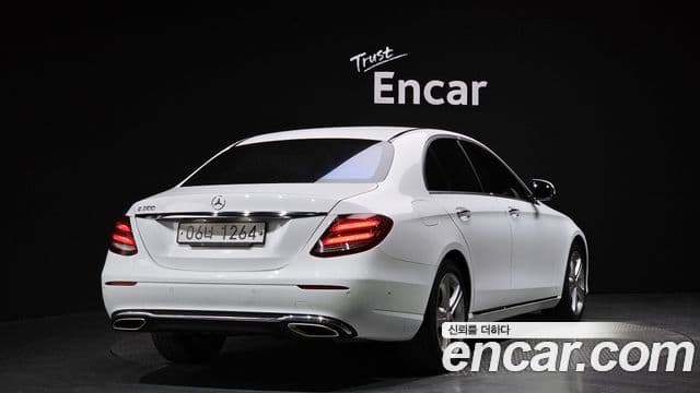 Clasa E E200 Avantgarde