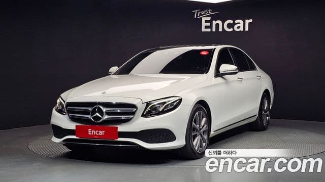 Clasa E E300 4MATIC Avantgarde