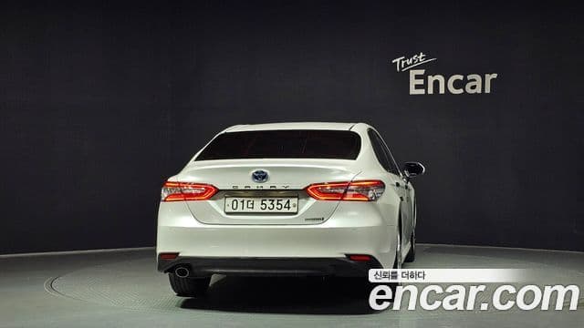 2.5 XLE Hybrid
