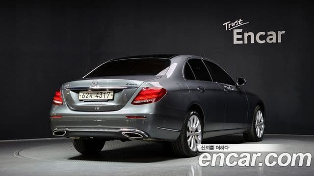 Clasa E E300 4MATIC Exclusive